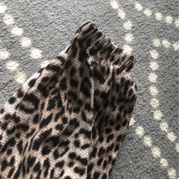 (Betsey Johnson) Leopard Cheetah Animal Print 2-Piece Pajama Set - MEDIUM - Picture 6 of 9